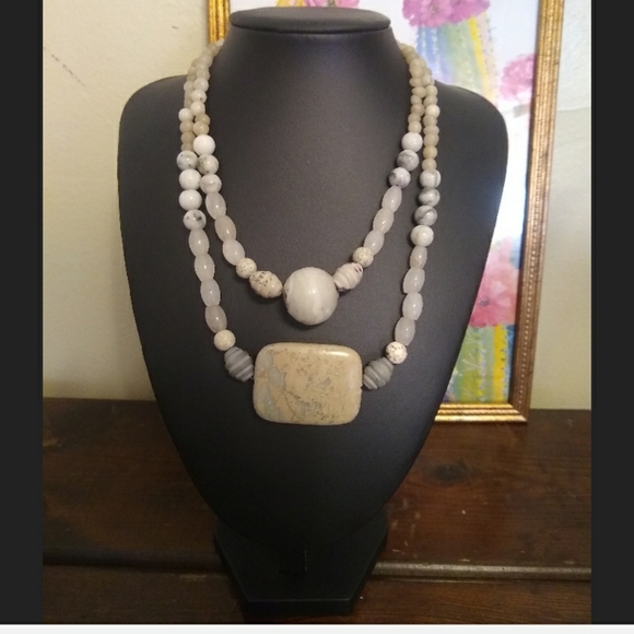 Handmade Chunky Gray and White Goddess Necklace - Picture 1 of 4